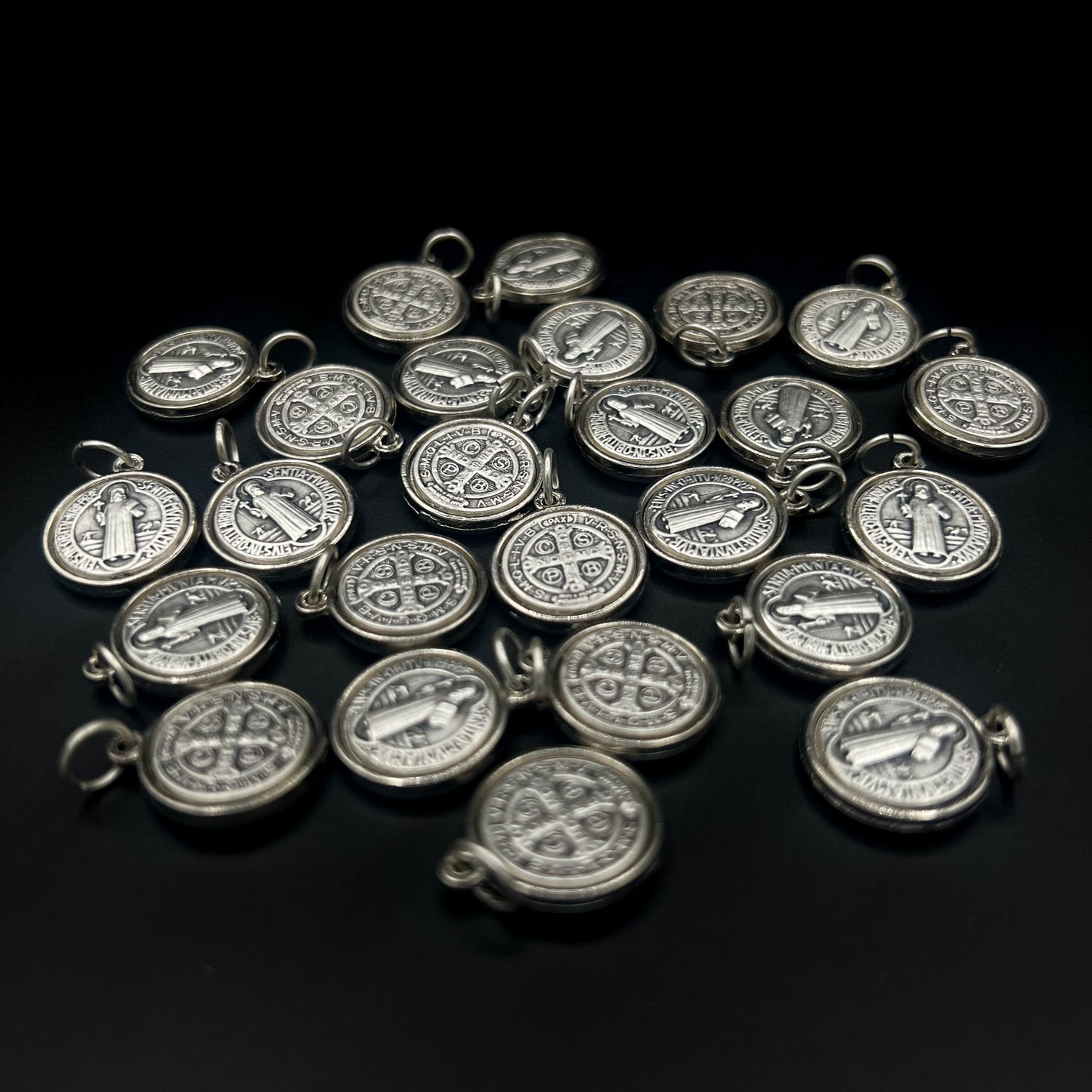 Saint Benedict Round 17mm