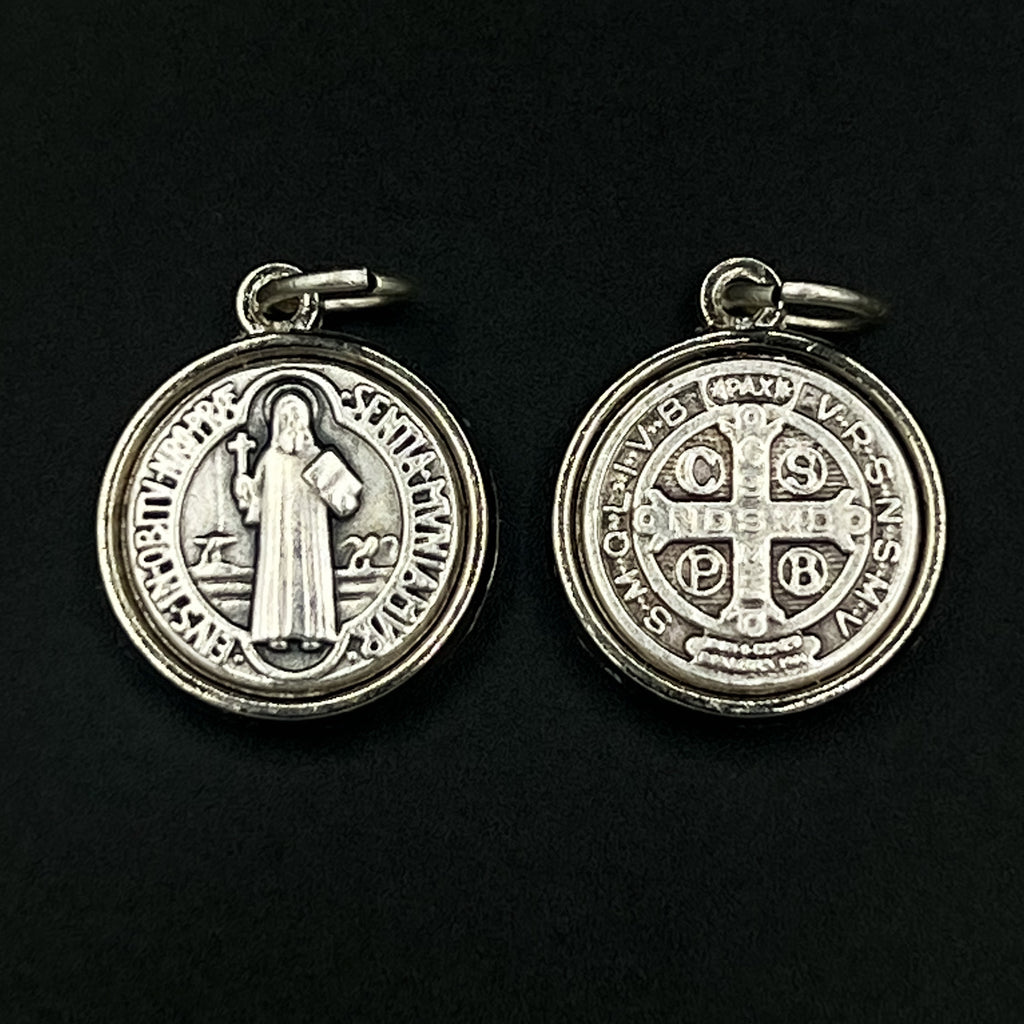 Saint Benedict Round 17mm