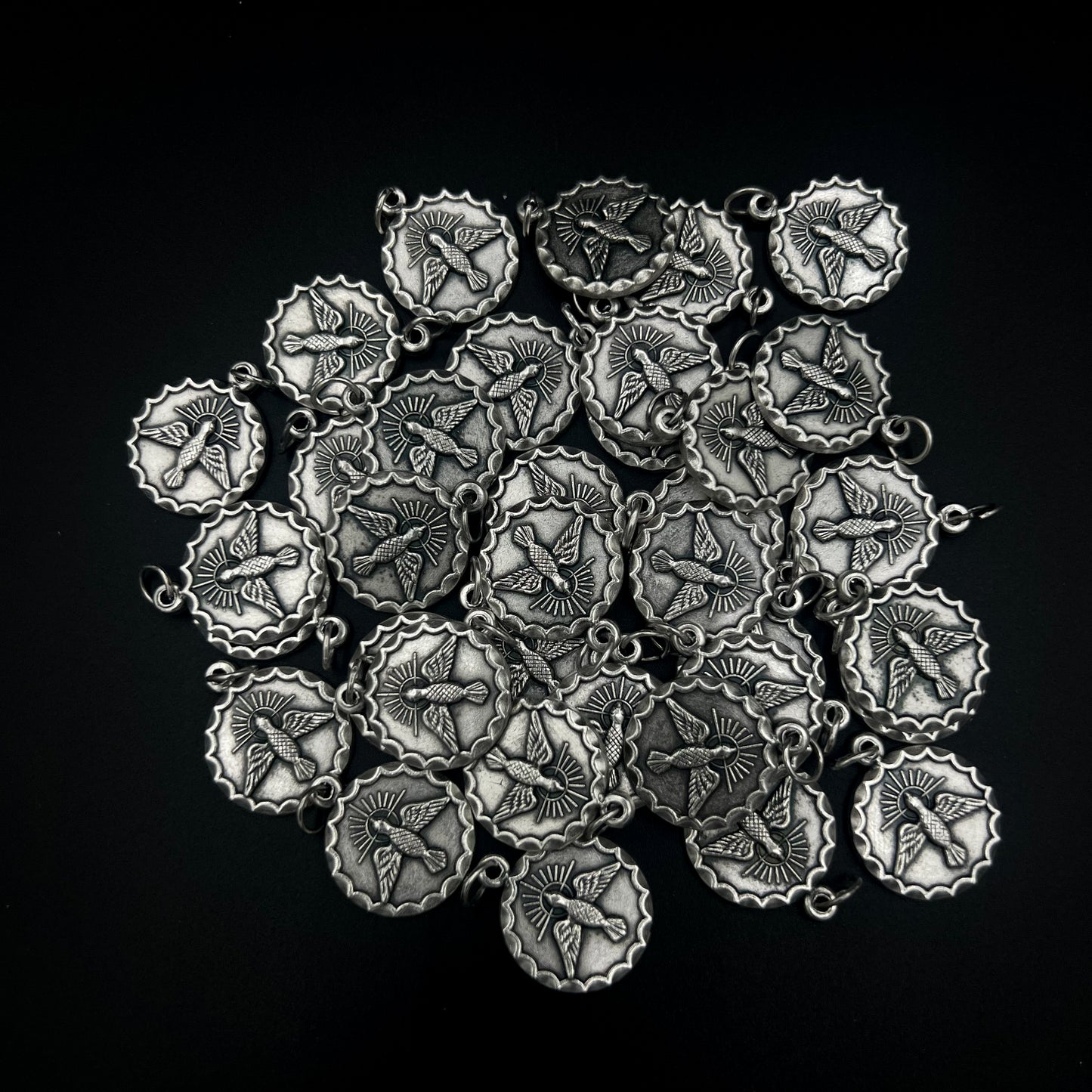 Holy Spirit Round Silver 19mm